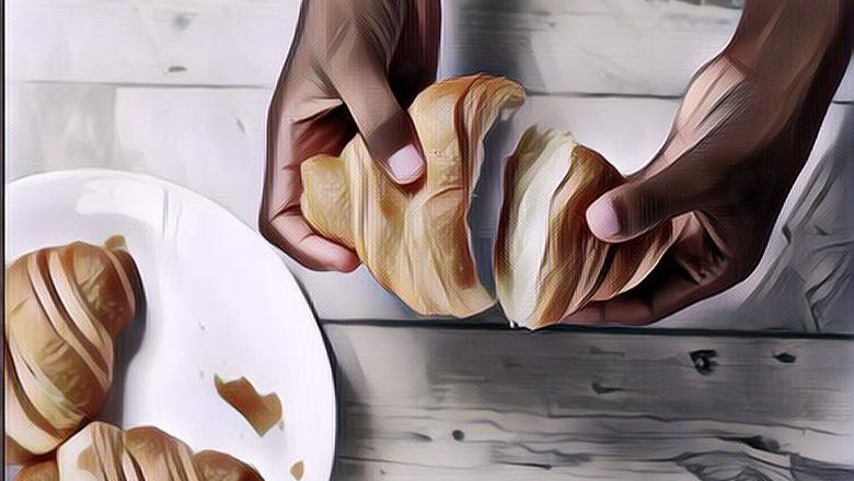 Pakar Etiket Ungkap Cara Makan Croissant Yang Benar, Gak Perlu Pakai Garpu Dan Pisau Loh!