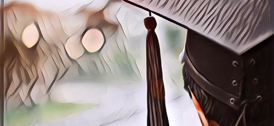 Viral Mahasiswa Jalani Prosesi Wisuda Online Sambil Menjaga Ayahnya yang Terbaring di Rumah Sakit