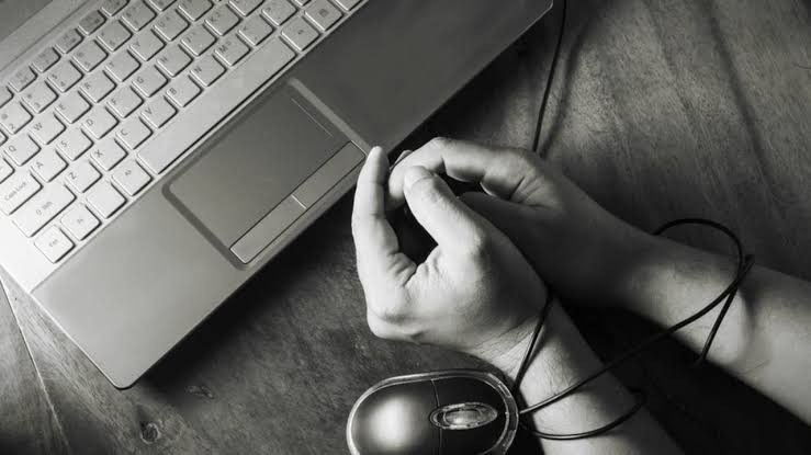 Gejala internet addiction disorder