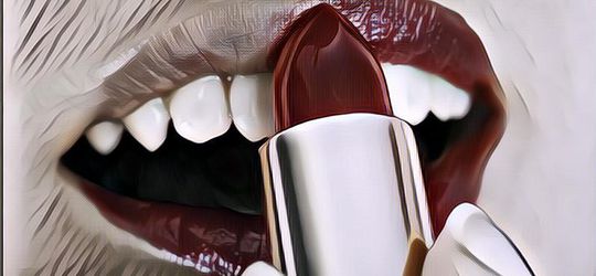 7 Tips Memakai Lipstik Merah yang Bisa Bikin Tambah Cantik