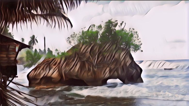 Viral Wisatawan Merangkak Masuk Batu Karang, di Dalamnya Ada Warung yang Bikin Ngeri