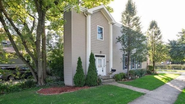 2. Rumah dengan desain ramping