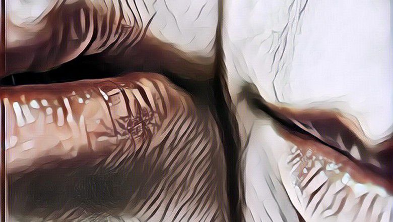 Sering Ciuman? Wajib Baca Akibatnya Nih