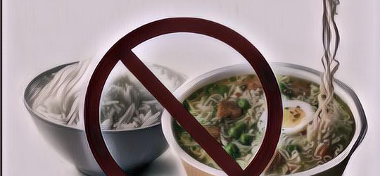 STOP Kebiasaan Ini Segera! Makan Mie Instan Campur Nasi itu Berbahaya