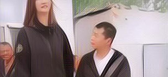 Wanita di China Punya Tinggi Badan 2 Meter, Lagi Sibuk Cari Jodoh di Medsos