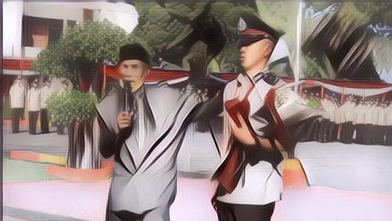 Bangganya Bukan Main! Anak Sopir Angkot Ini Malah Jadi Polisi, Pesan Orangtua Curi Perhatian