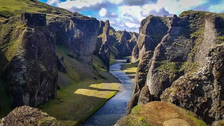 5. Ngarai Fjaðrárgljúfur, Islandia