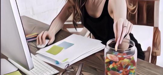 Kenapa Sering Ngemil di Kantor Bikin Gemuk? Simak Penjelasan Para Ahli