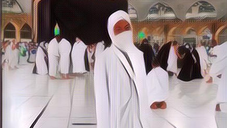 Artis Keturunan Batak Ini Masuk Islam dan Jalani Umrah Pertama, Rasakan Sensasi Berbeda Saat Berfoto di Depan Ka’bah