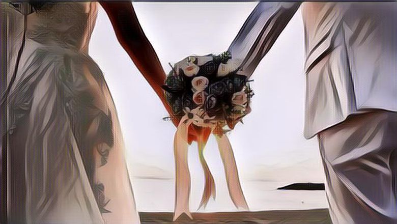 Seorang Wanita Berkelamin Ganda, Dipanggil Ayah dan Ibu Oleh 2 Anaknya