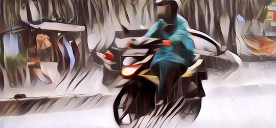 Tetap Waspada! Ini 4 Tips Berkendara Saat Musim Hujan