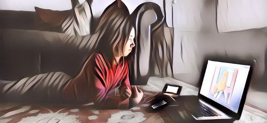 ASMR, Sensasi Bulu Kuduk Berdiri Saat Dibisikin Youtuber