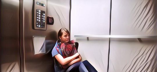 Ini 5 Hal yang Dilakukan Saat Kejebak di dalam Lift, Gak Usah Panik!