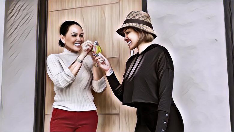 Profil Fitri Salhuteru, Wanita Tajir yang Selalu Berada di Belakang Nikita Mirzani