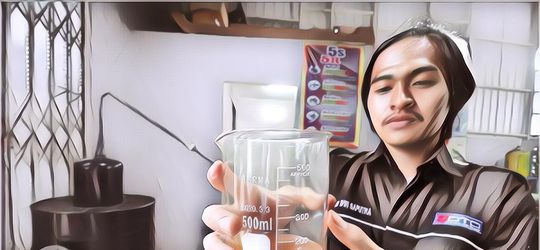 Keren! Dosen dan Mahasiswa Politeknik Negeri Jember Sulap Limbah Plastik Jadi Alternatif BBM