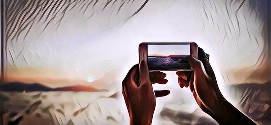 Memang Memudahkan Sih, Tapi Ini Alasan Teknologi Justru Bikin Traveling Kurang Berkesan