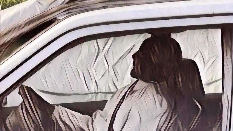 Over Cinta sama Harta, Pria Ini Dikubur Bersama Mobilnya Kesayangannya