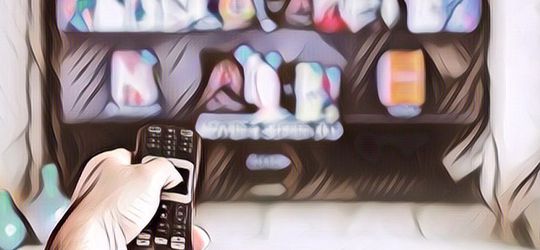 Lucu Banget! Gara-Gara Pikun, Nenek Tua Ini Niat Mau Nonton TV Tapi Malah Nonton Benda Ini