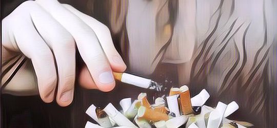 Enggak Cuma Picu Ledakan Septic Tank, Ini Sederet Bahaya Merokok di Kamar Mandi