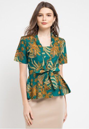 2. Blouse batik