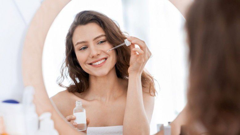 1. Berbelanja Produk di Toko Resmi