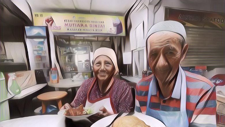 Awalnya Sepi Pelanggan, Kini Warung Milik Kakek Nenek Ini Berubah Ramai Usai Viral