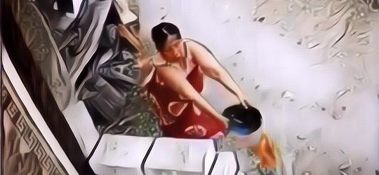 Pintu Depan Rumah Dilempari Kotoran Manusia, Penghuni Harus Lewat Jalan Ini untuk Keluar Masuk