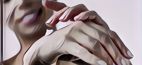 5 Rekomendasi Body Serum yang Ampuh Mencerahkan Kulit