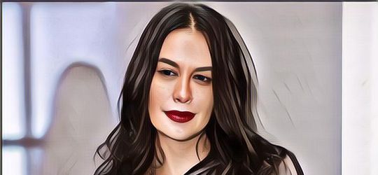 Pakai Kalung Salib, Sophia Latjuba Disebut Pindah Agama Lagi