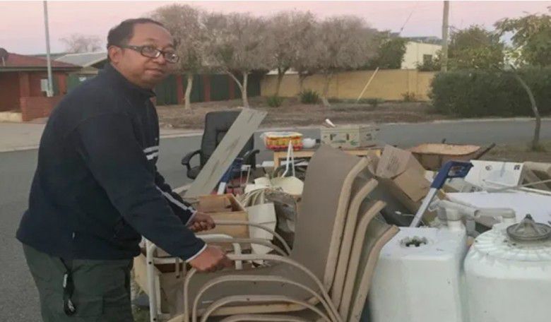 # Ngetren di Luar Negeri