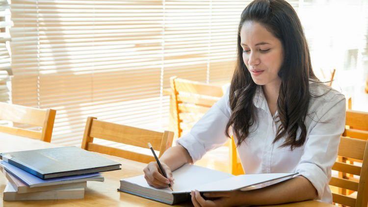 3. Memiliki Pekerjaan