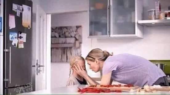 Sudah jangan menangis nak kata ibunya