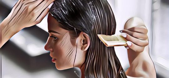 Terlalu Sering Keramas Bikin Rambut Rusak? Ini Waktu Ideal Wanita untuk Keramas