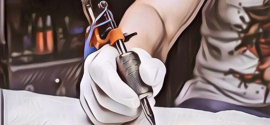 Duh! Pria Ini Bikin Tato di Wajah, Gambarnya Bikin Tercengang