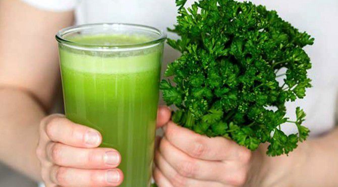 3. Sarapanlah dengan jus seledri