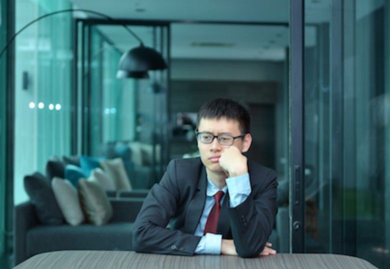 5. Gak punya selera humor