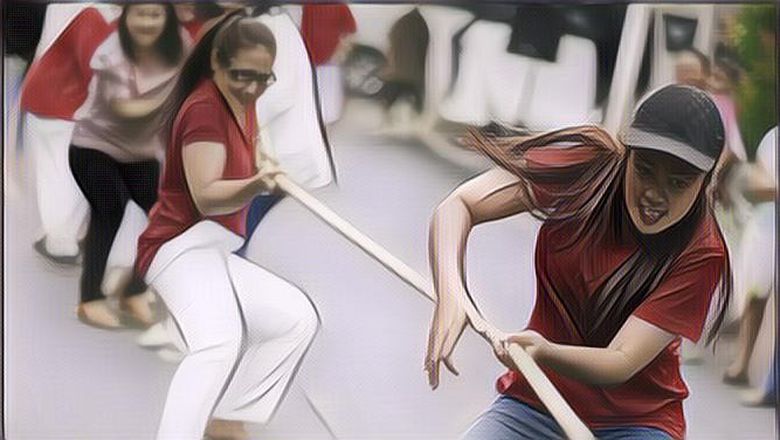 Lagi Bertanding Tarik Tambang, Aksi Seorang Siswa Ini Bikin Ngakak Netizen