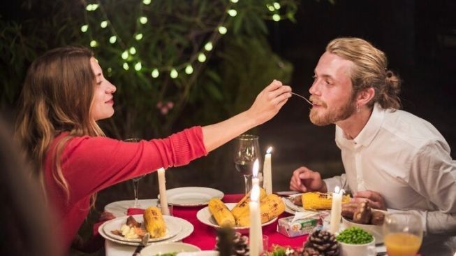 1. Luangkan Waktu untuk Kencan