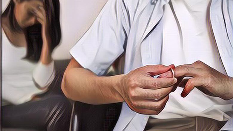 Pria Ini Demo di Depan Rumah Istri Hingga Minta Kembalikan Uang Nikah Rp300 Juta