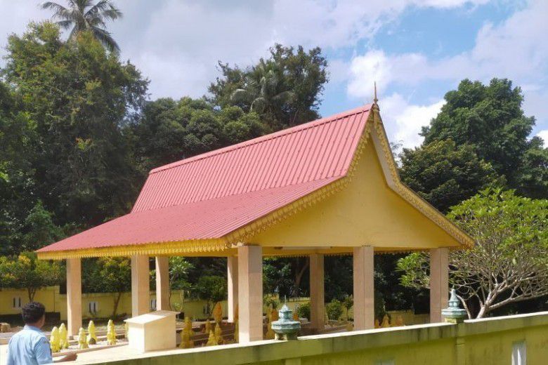 4. Makam Nong Isa