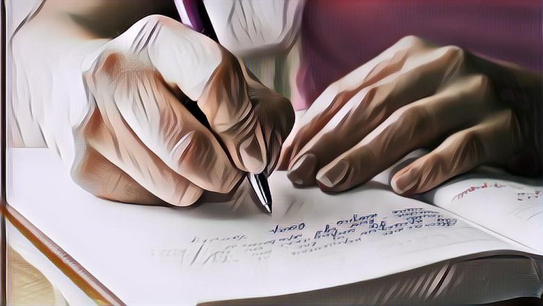 4 Manfaat Menulis Diary, Bukan Sekedar Tempat Curhat Lho!