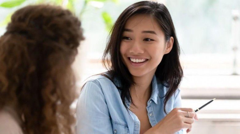 1. Tidak Bosan Melatih Kemampuan Berkomunikasi