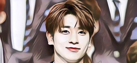 Lee Hangyul X1 Viral karena Pakai Batik dari Fans Asal Indonesia