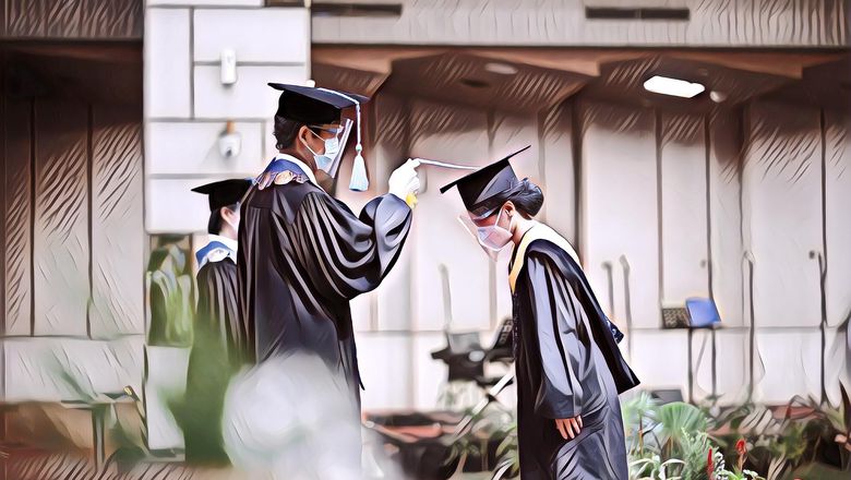 Bikin Sedih, Gengs, Ibu dari Mahasiswa Ini Hadir di Foto Wisuda Anak