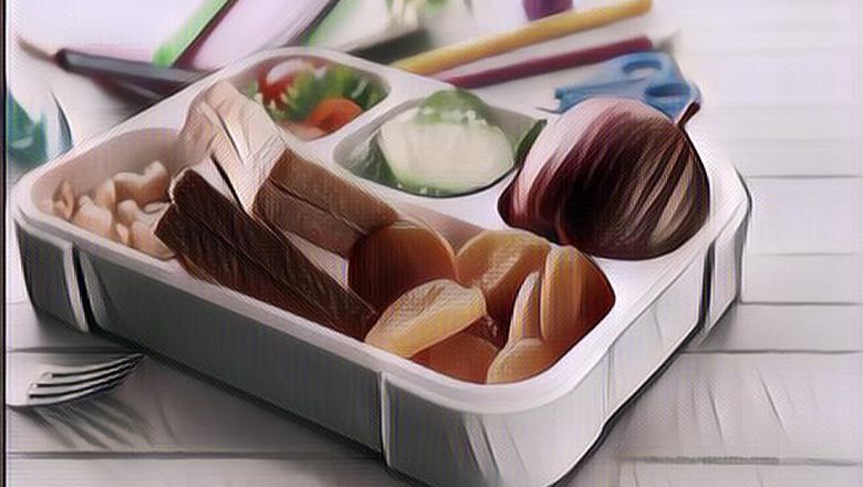 Sweet Banget! Seorang Ibu Rela Buatkan Bekal untuk Teman Anaknya, Alasannya Bikin Haru