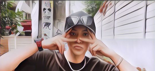 Sempat Jadi Member Boy Band, Pria Ini Kini Bikin Syok Karena Berpenampilan Wanita