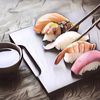 Netizen pada Ngomel Ngeliat Orang Posting Foto Makan Sushi Ditambah Nasi Putih Lagi