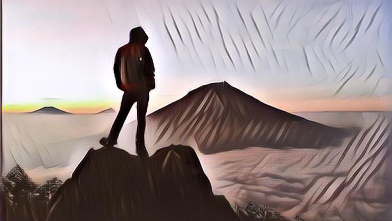 Mirip Pantai Selatan, Ada Larangan Pakai Baju Hijau Saat Mendaki Gunung Lawu