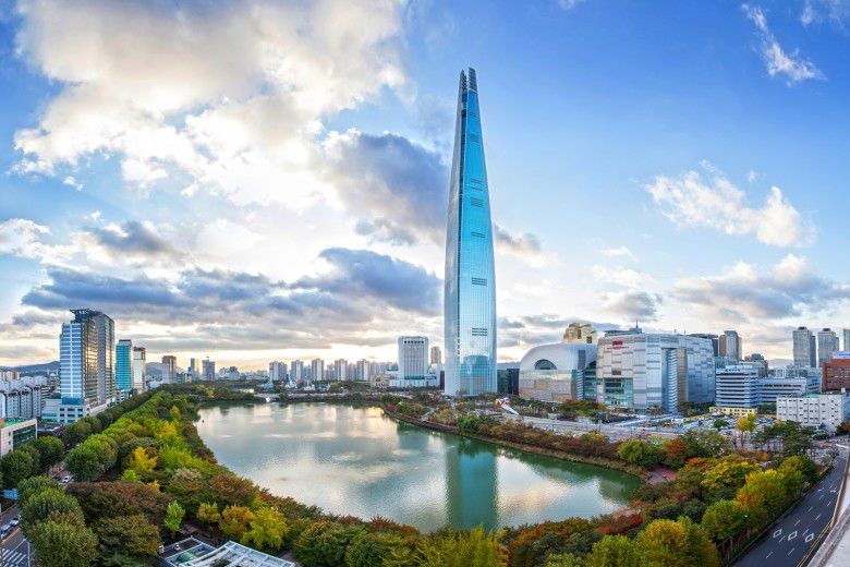 1. Lotte World Tower, Korea Selatan