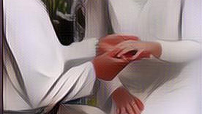 Sesuai dengan Lagu Kalau Memang Cocok Bisa Datang ke Rumah, Wanita Ini Seketika Dilamar Sama Bule